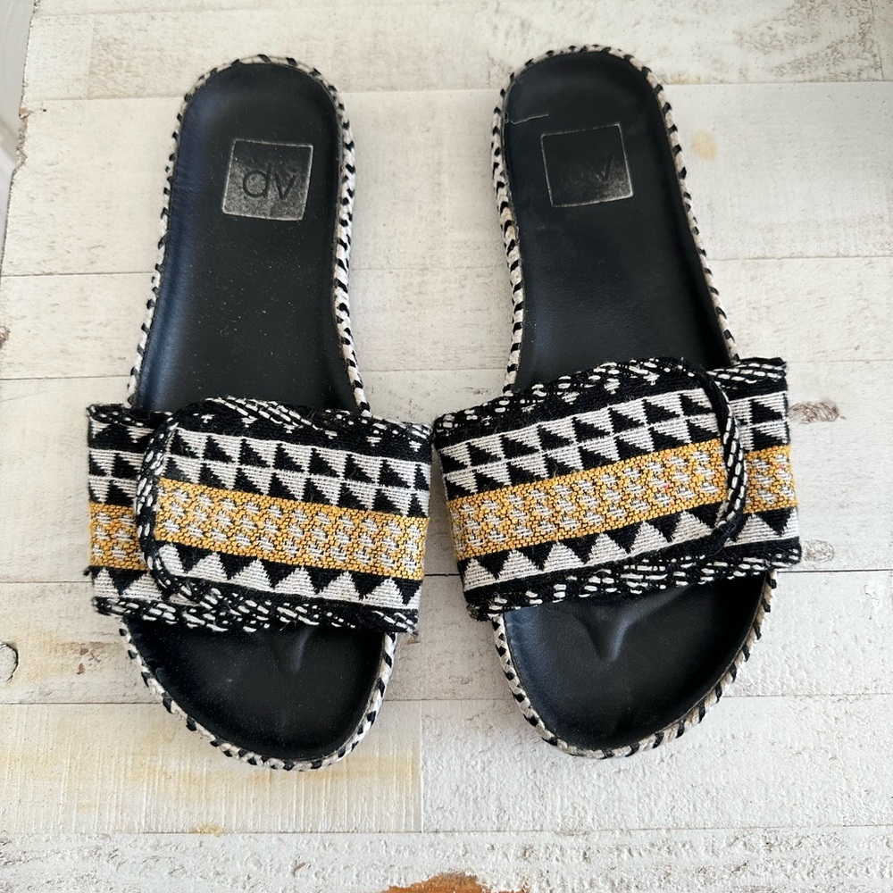 Dolce Vita woven sandal slides sz: 7